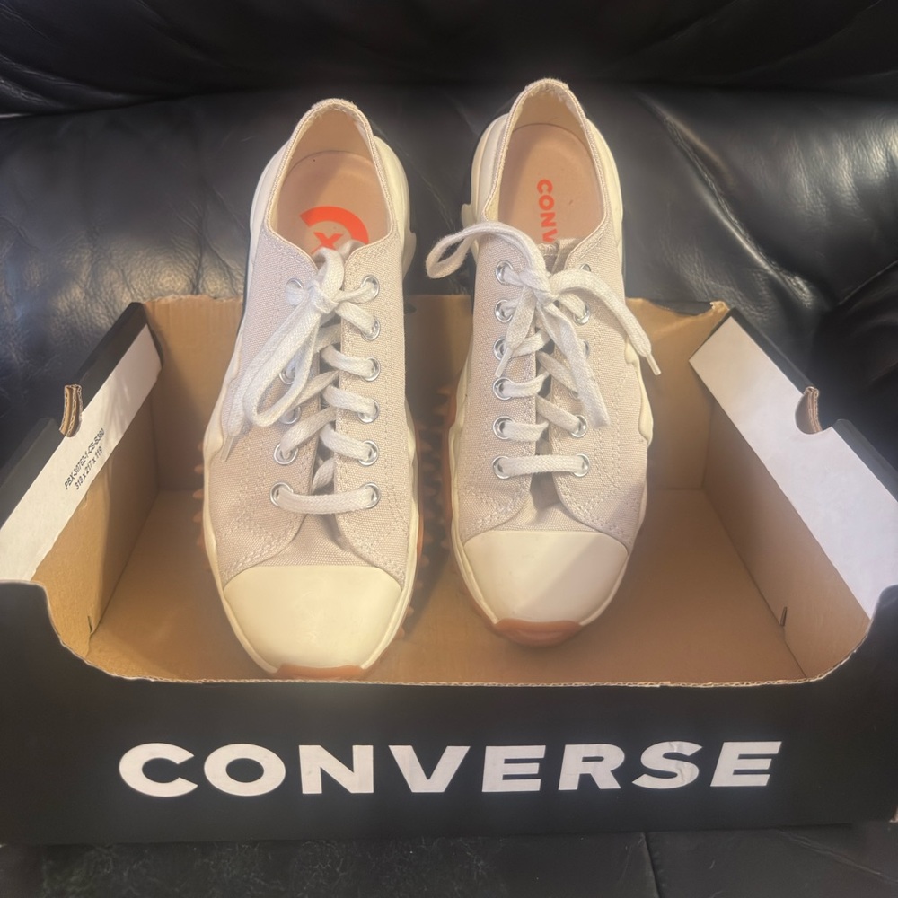 Converse Cream Sneakers Minimalist Low-Top Design